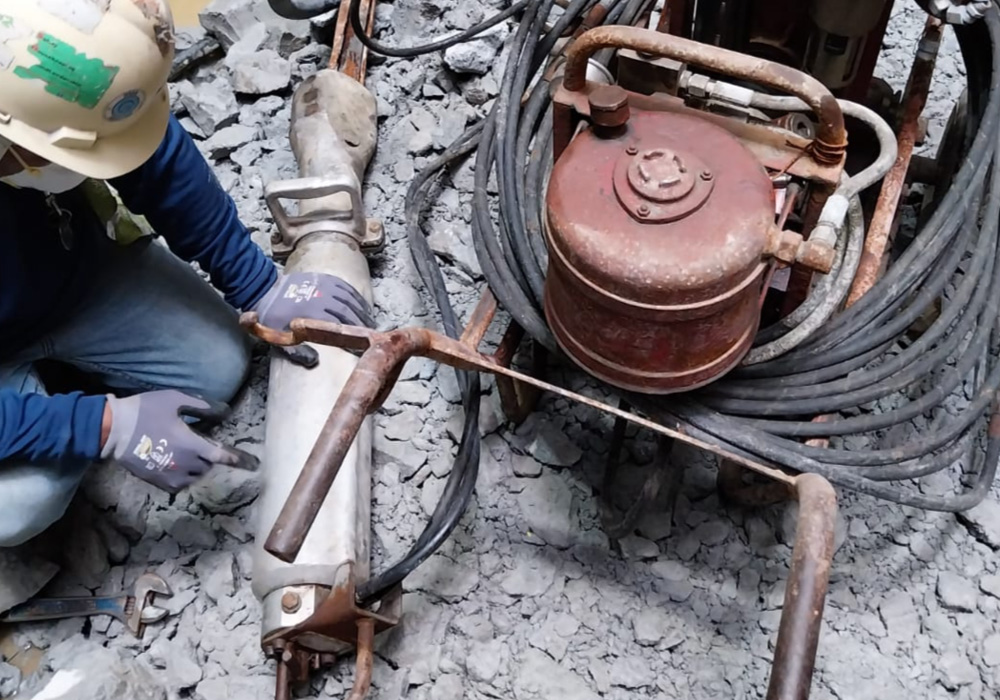 Darda Hydraulic Rock Splitter
